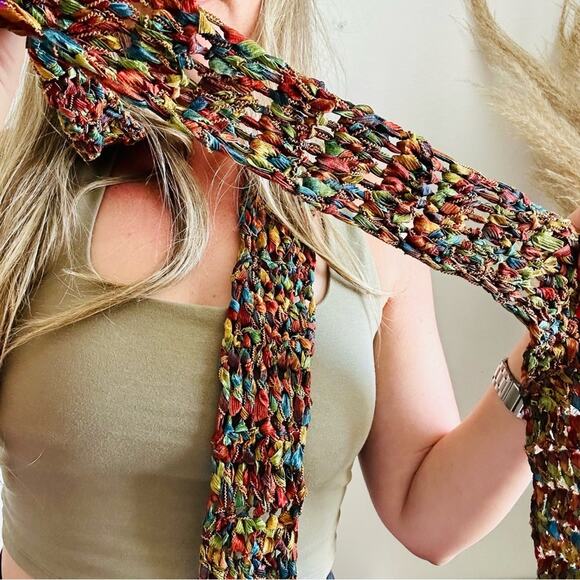 VINTAGE Gold Blue Tassel Texture Knit Yarn Multi Red Strand Scarf Cloth Bib Wrap - Picture 10 of 10